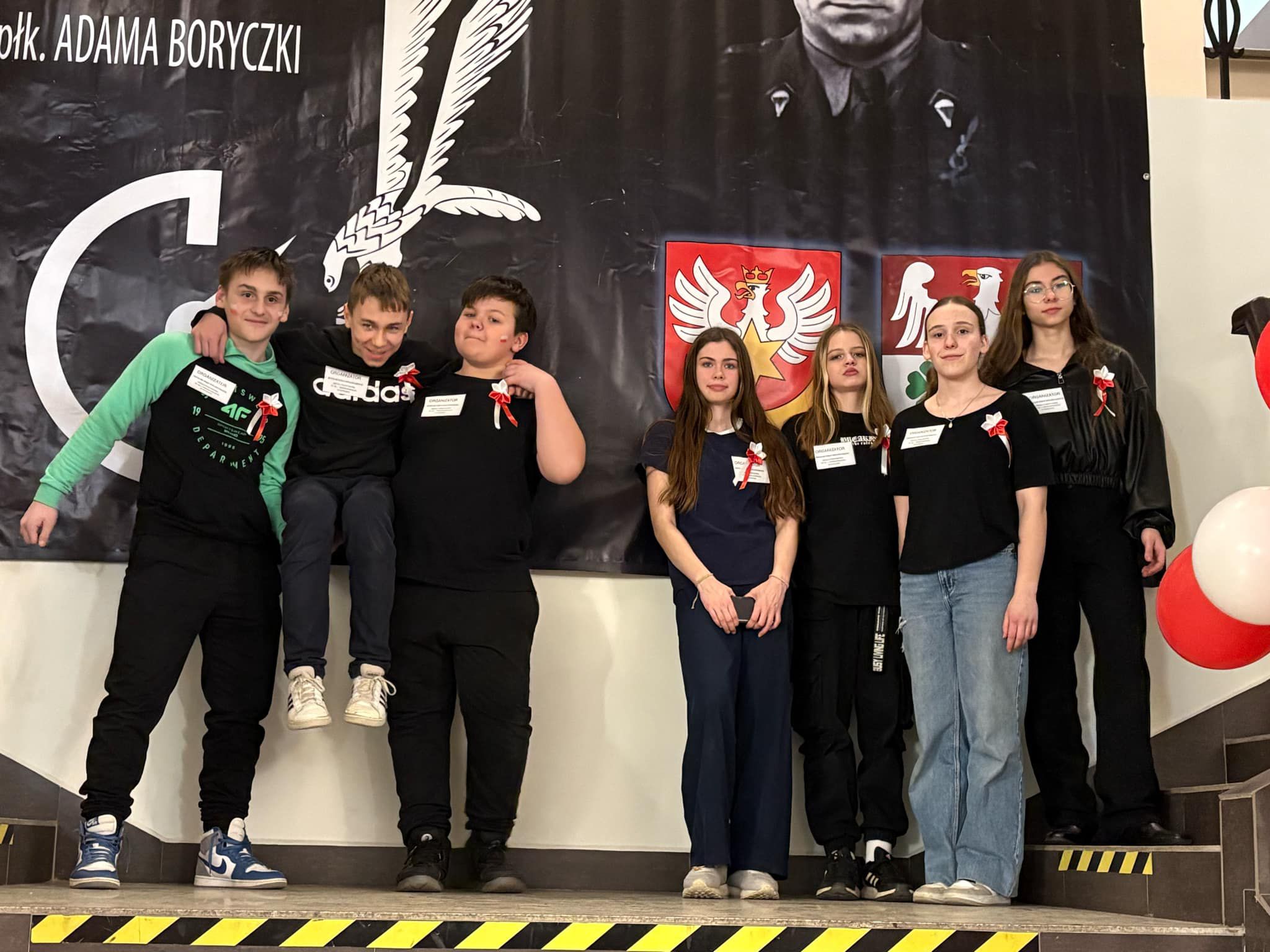 Uczniowie reprezentujący Szkolne Koło Wolontariatu