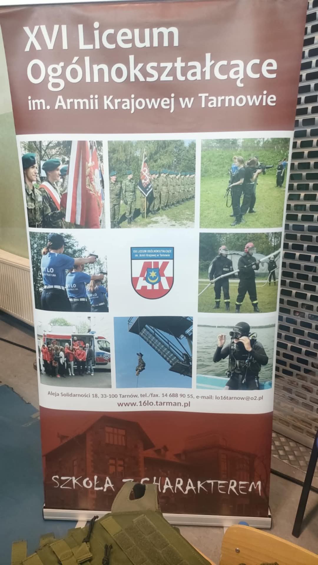 Plakat XVI Liceum Ogólnokształcącego