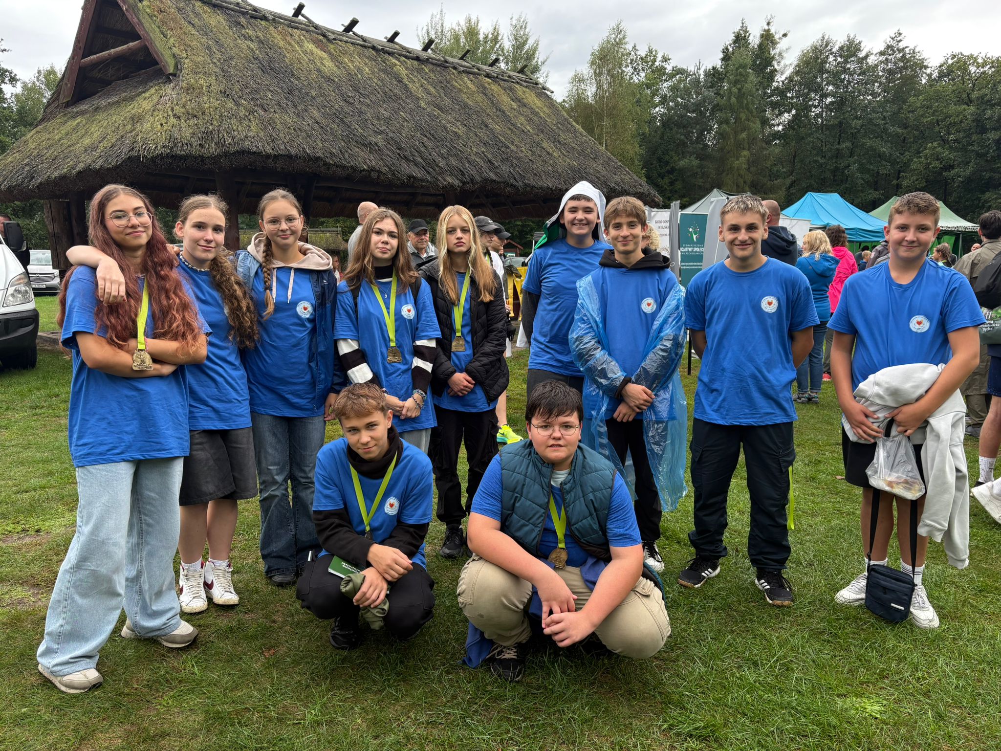 Uczniowie reprezentujący szkołę na XI Zielona Wierzchosławicka Dycha