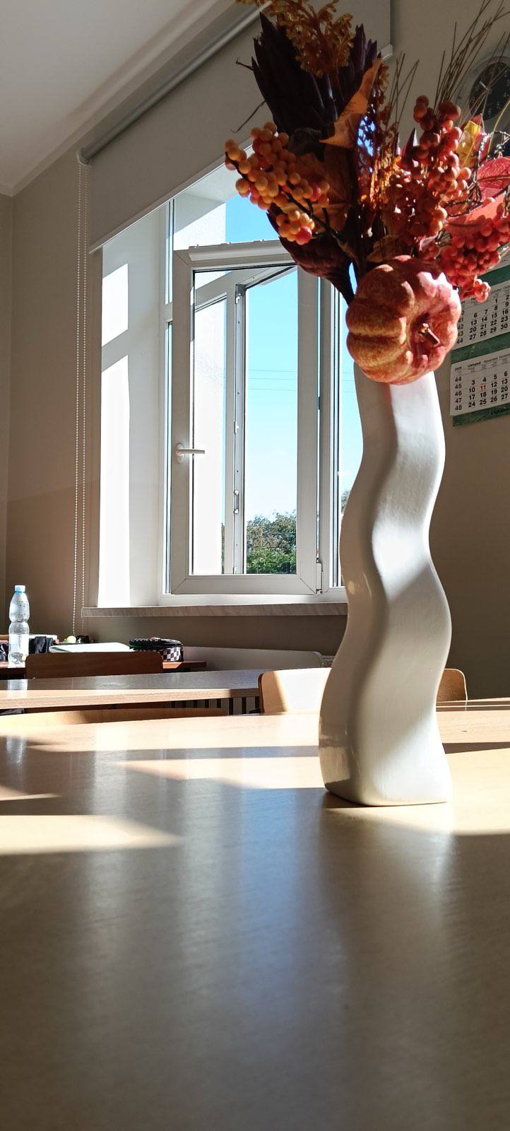 Martwa natura. Kwiaty w flakonie