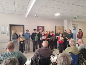 Szkolne Koło Wolontariatu z odwiedzinami w Hospicjum