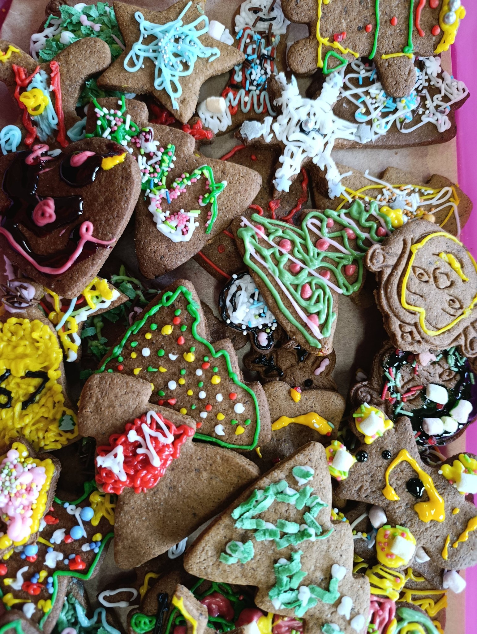 Udekorowane pierniki przez uczniów klas 0 - 3