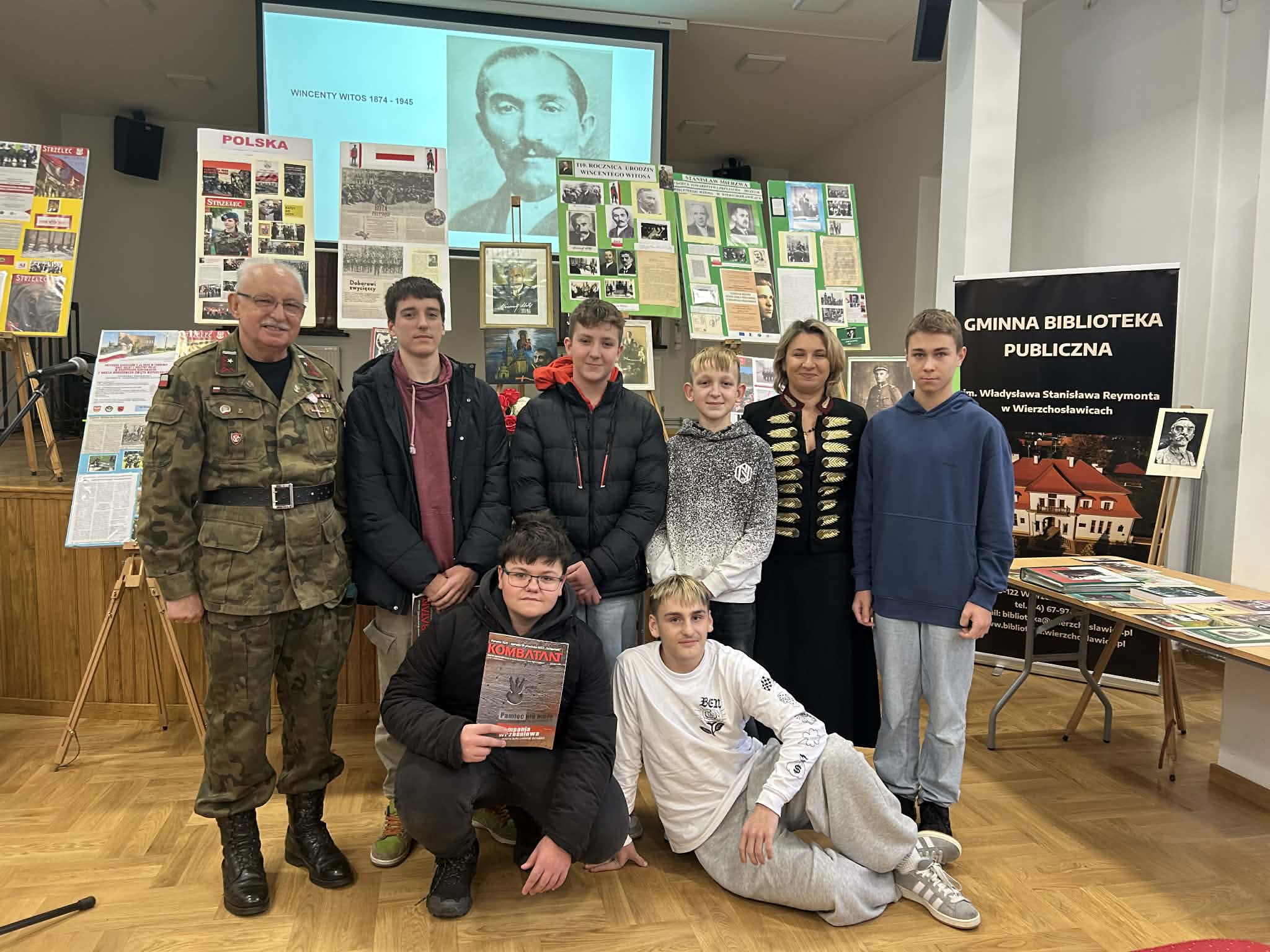 Uczniowie z klasy 7 na prelekcji historycznej