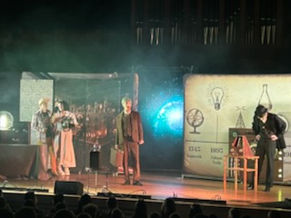 Spektakl teatralny pt." Podróż w czasie"