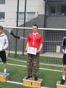 Uczeń naszej szkoły, który zdobył I miejsce w zawodach sportowych