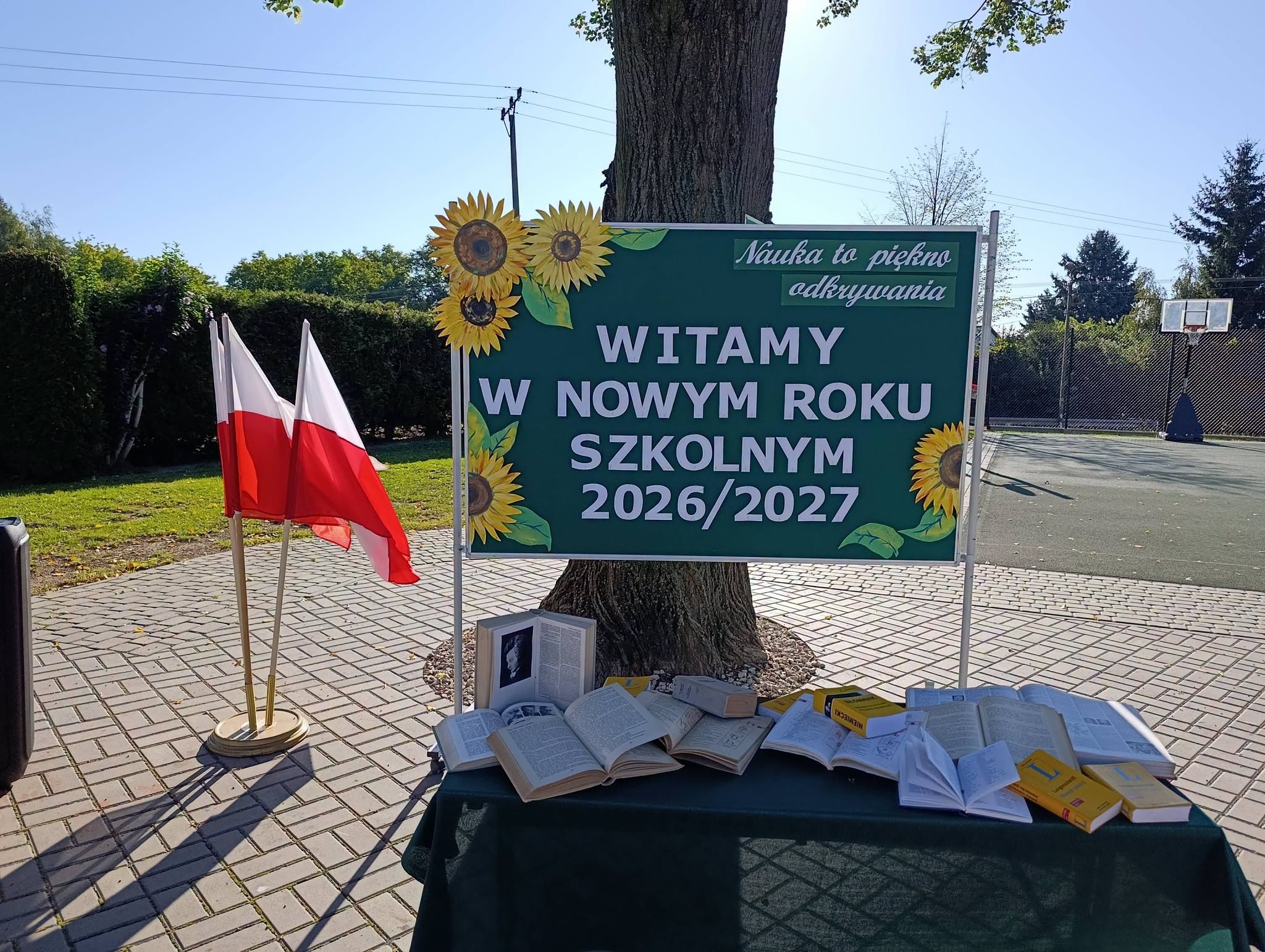 Dekoracja na rozpoczęcie roku szkolnego