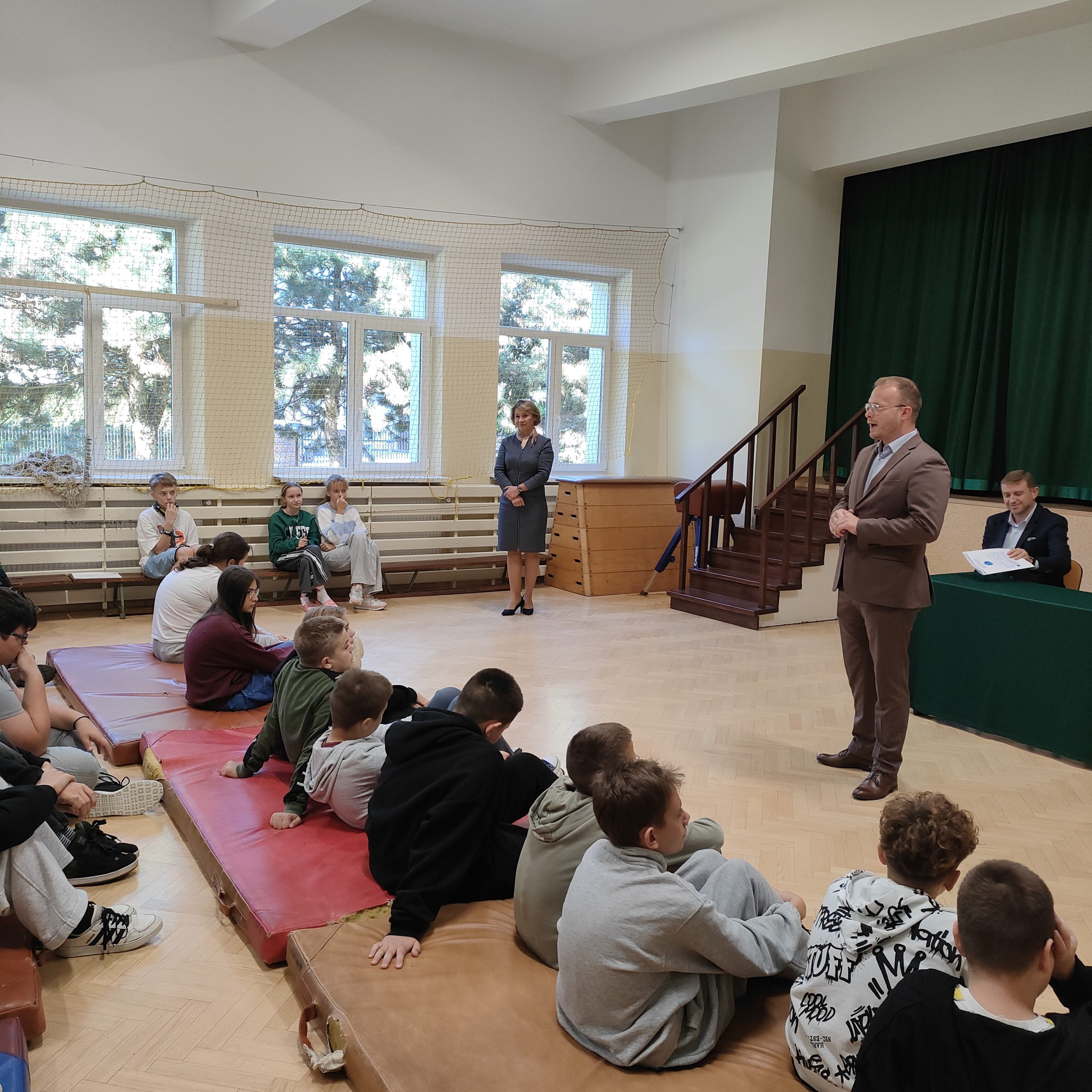 Spotkanie uczniów klas VI, VII, VIII z Radą Gminy